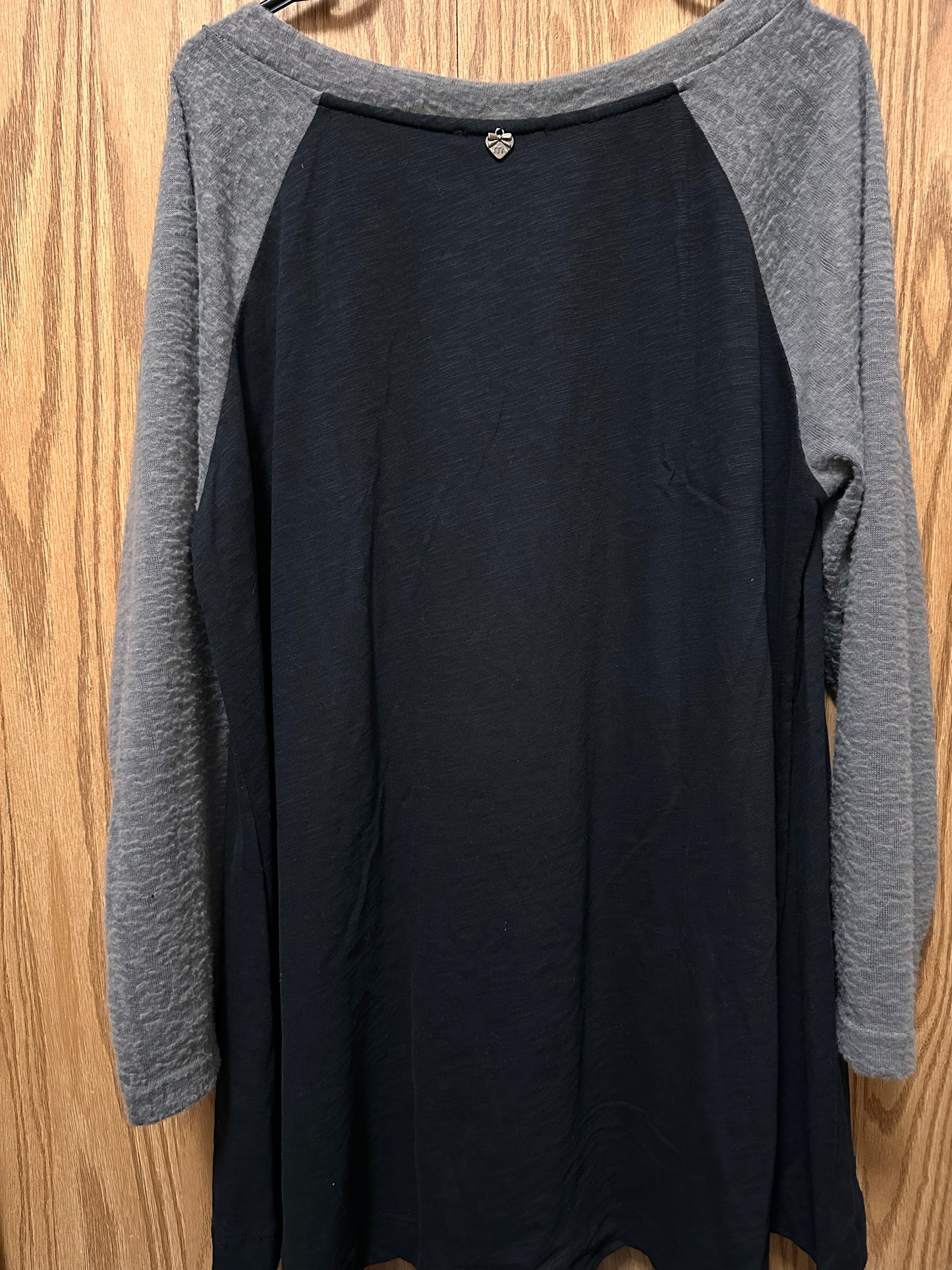 Tops Women Long Sleeves Raglan MAT FASHION Plus Size Medium(1X/2X) NWT